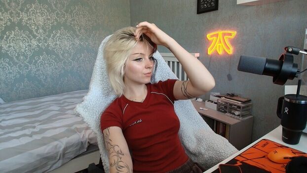 Full leaked Emzeeni private onlyfans photo