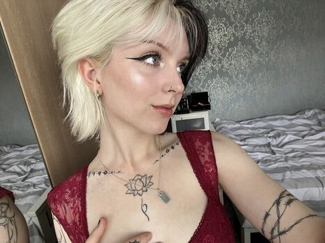 Full leaked Emzeeni page private onlyfans photo