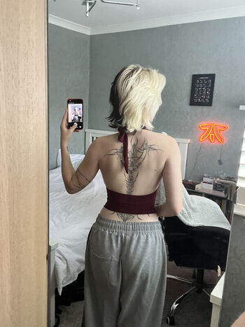 Full leaked Emzeeni private onlyfans photo