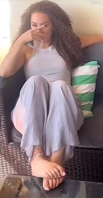 Full leaked Georgialouise/ private onlyfans photo