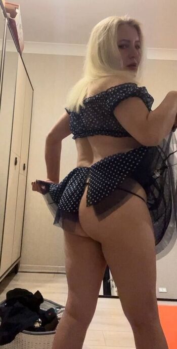Full leaked Esinaydinn private onlyfans photo