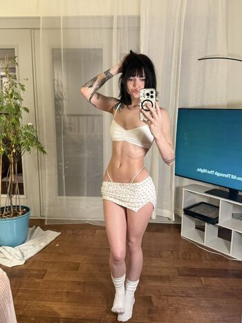 Full leaked Essaere private onlyfans photo