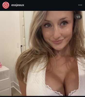 Full leaked Essjeaux private onlyfans photo