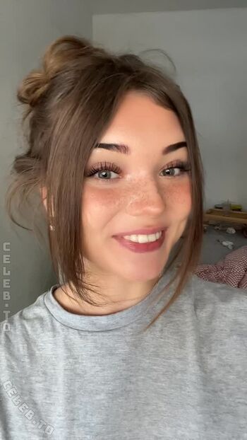 Full leaked Etiennee lng private onlyfans photo