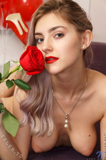 Eva Elfie