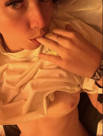 Full leaked Evatouteseule private onlyfans photo