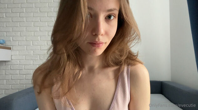 Full leaked Evecutieee private onlyfans photo