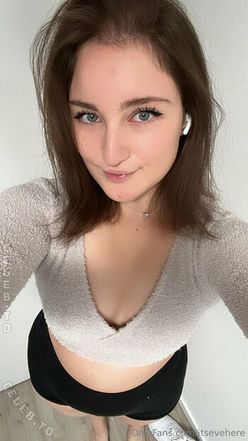 Full leaked Evelynxka page private onlyfans photo