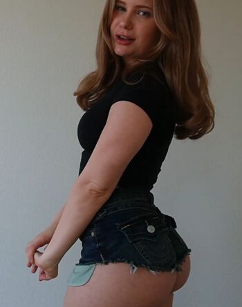 Full leaked Everlylaness private onlyfans photo