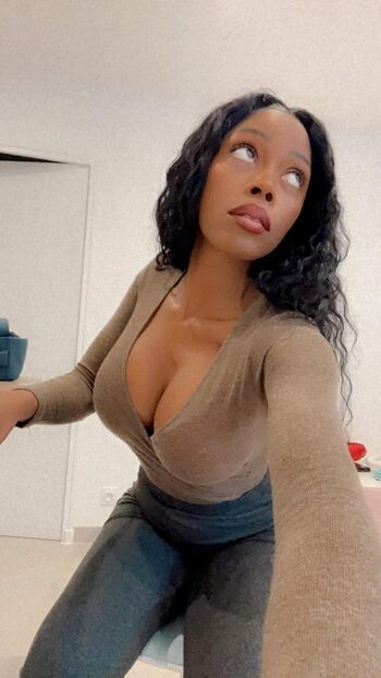 Full leaked Evetaillexs private onlyfans photo