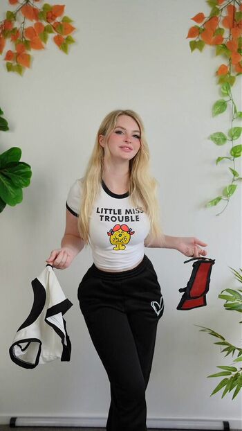 Evie Leemikomin