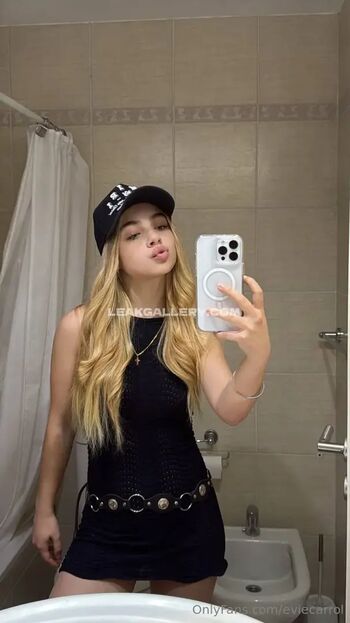 Full leaked Eviecarrol private onlyfans photo