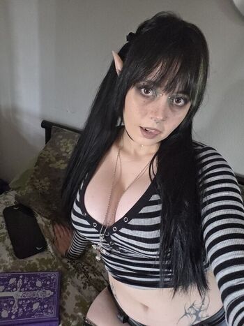 Full leaked Evil ari private onlyfans photo