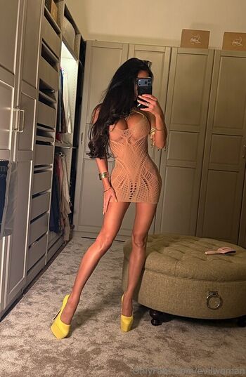Full leaked Evil woman private onlyfans photo