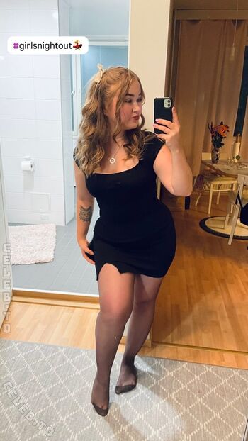 Full leaked Evviepp private onlyfans photo