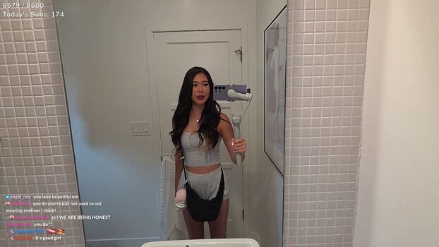 Full leaked Extraemily private onlyfans photo