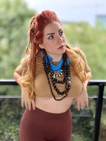 Ezy Summers Cosplay
