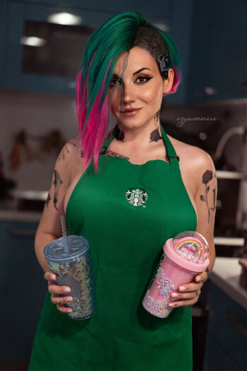 Ezy Summers Cosplay