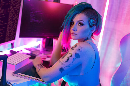 Ezy Summers Cosplay