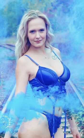 Full leaked Fabienne hlle private onlyfans photo