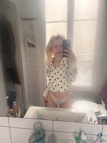 Full leaked Fancy daisy private onlyfans photo