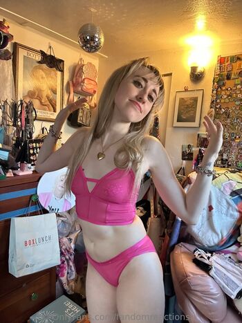 Full leaked Fandomreactions private onlyfans photo