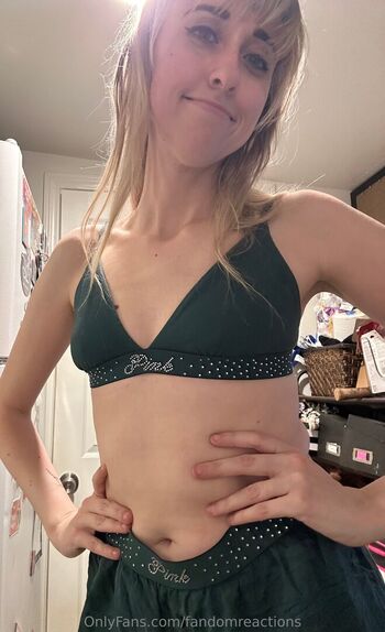 Full leaked Fandomreactions private onlyfans photo