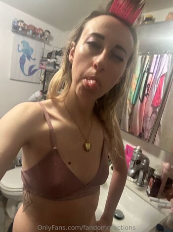 Full leaked Fandomreactions private onlyfans photo