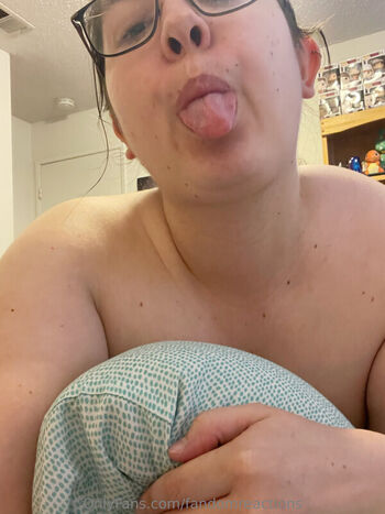 Full leaked Fandomreactions private onlyfans photo