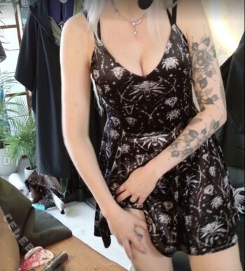 Full leaked Farbenfuchs private onlyfans photo
