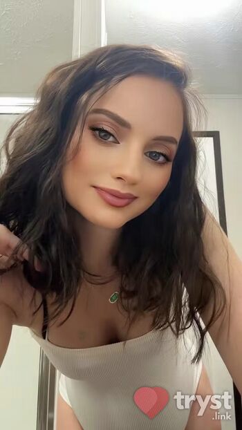 Farrah Valentine