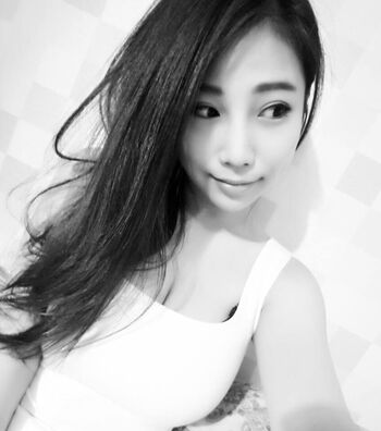 Full leaked Feifeihsieh page private onlyfans photo