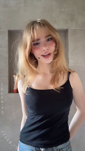 Full leaked Felinenyaa page private onlyfans photo