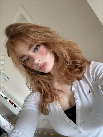 Full leaked Felinenyaa private onlyfans photo