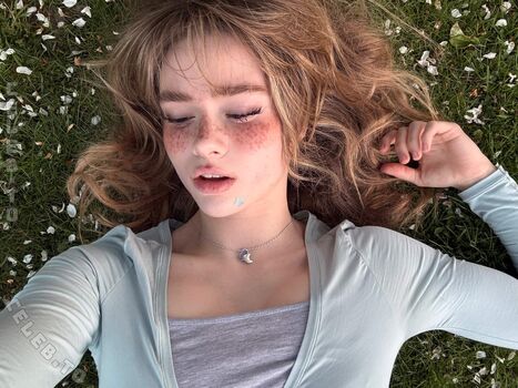 Full leaked Felinenyaa private onlyfans photo