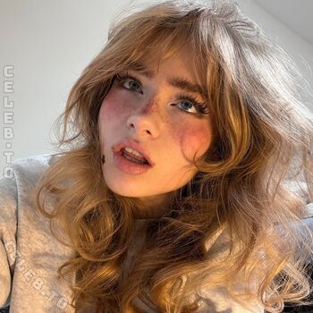 Full leaked Felinenyaa private onlyfans photo