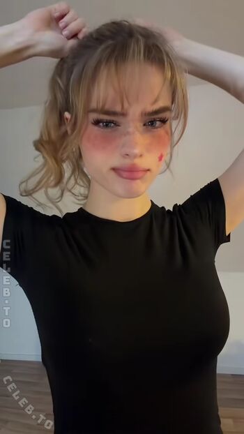 Full leaked Felinenyaa page private onlyfans photo