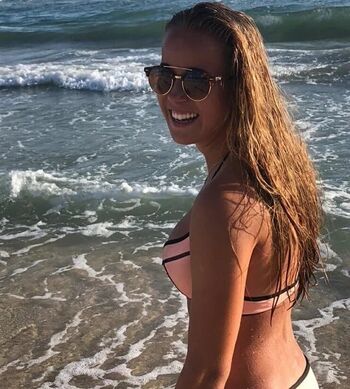 Full leaked Female football page private onlyfans photo