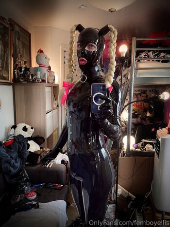 Full leaked Femboyellis private onlyfans photo