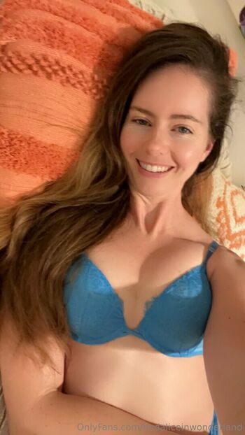 Full leaked Findaliceinwonderland  page private onlyfans photo