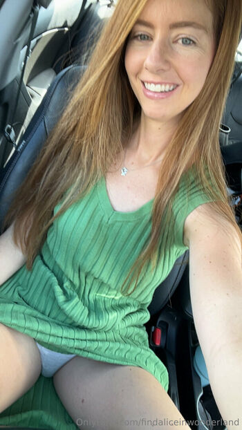 Full leaked Findaliceinwonderland  page private onlyfans photo