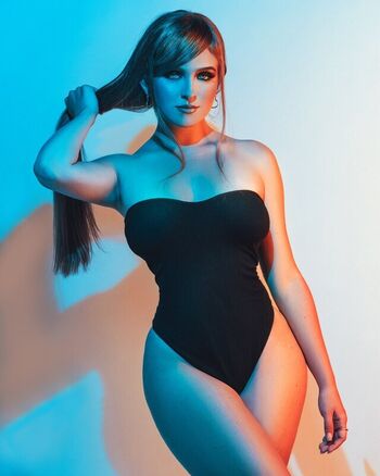 Full leaked Fiochavesch private onlyfans photo