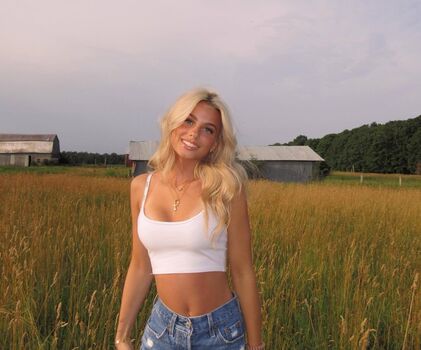 Full leaked Fionaexline private onlyfans photo