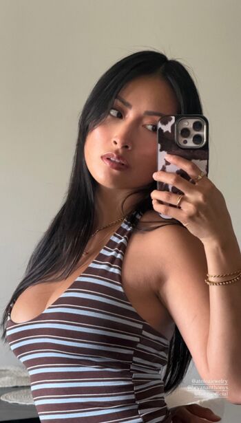Full leaked Fionaleona private onlyfans photo