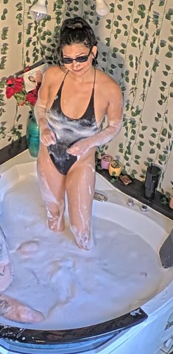 Fishtanklive page leaked photo video viral