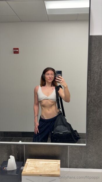 Full leaked Fitpoppi private onlyfans photo