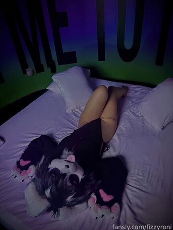 Full leaked Fizzyroni private onlyfans photo