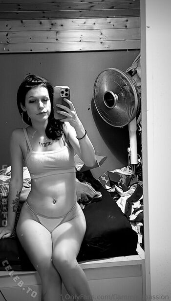 Full leaked Flammiiii private onlyfans photo