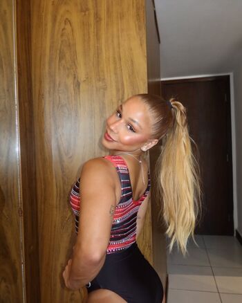Flávia Saraiva