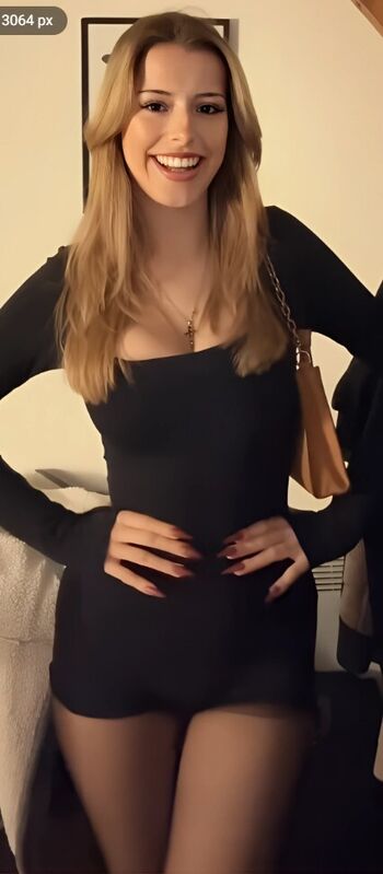 Full leaked Flavie chl private onlyfans photo